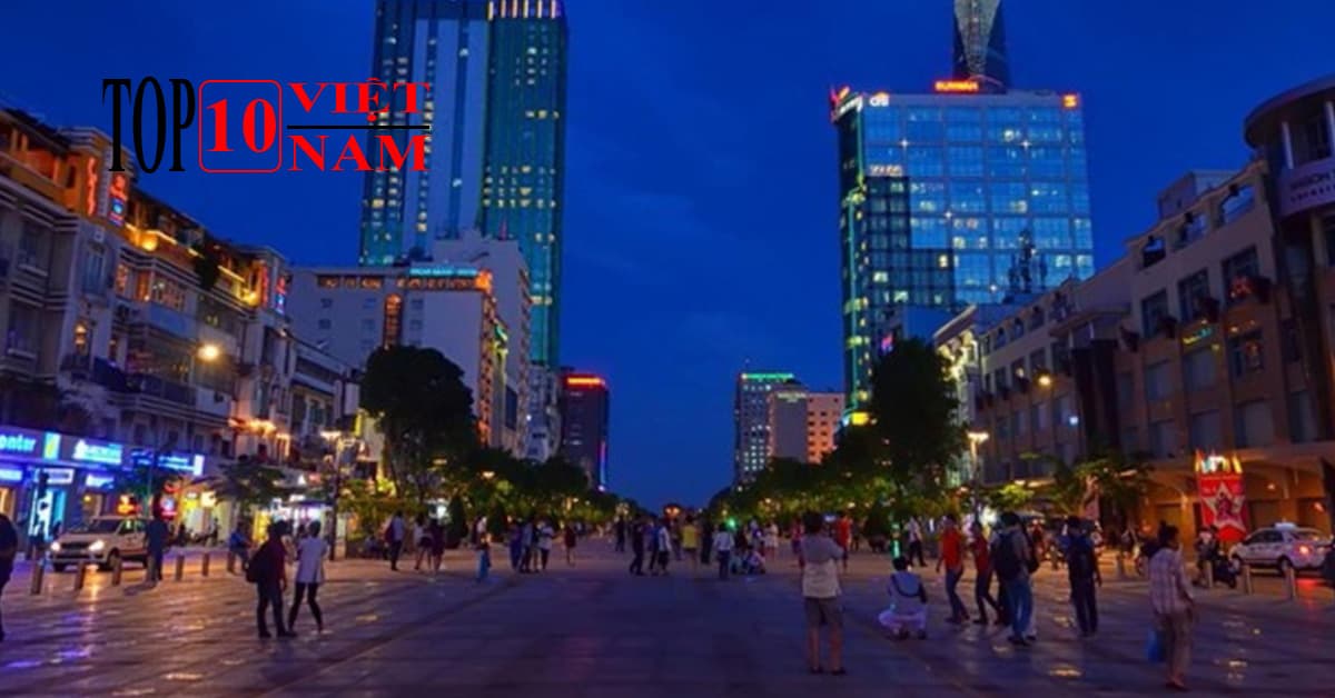 Phố Đi Bộ Nguyễn Huệ