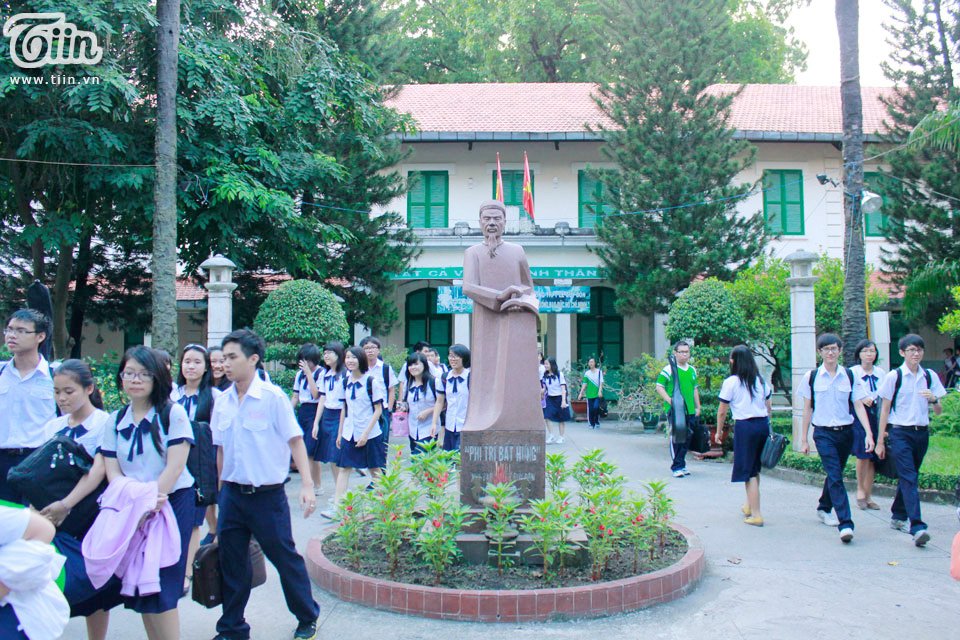 học sinh trường lê quý đôn