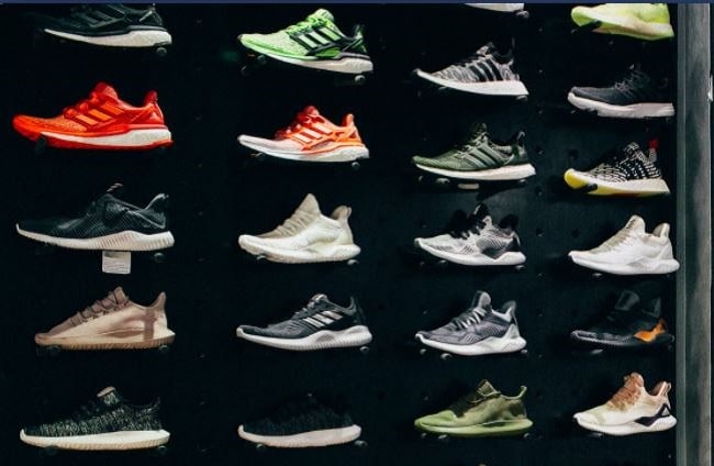 Top 10 shop giày nike chính hãng tại Tp. HCM: Online Neaker Store