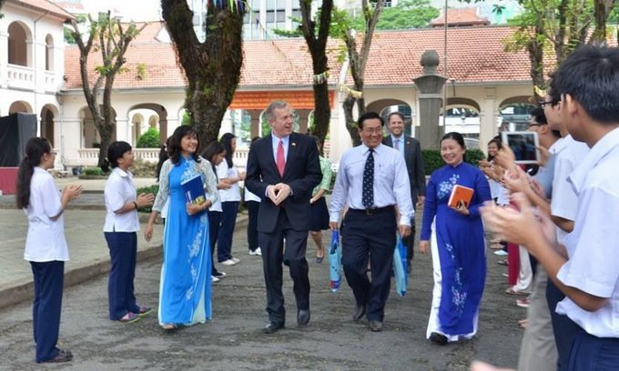 trường lê hồng phong