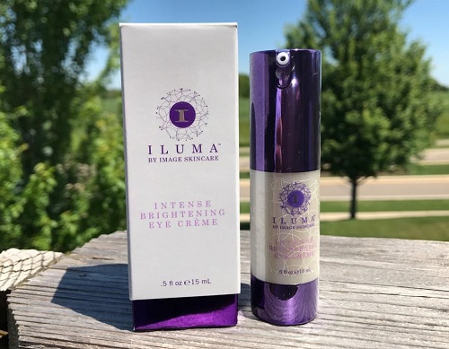 Iluma Intense Brightening Eye Creme chứa bảng thành phần an toàn cho vùng da quanh mắt