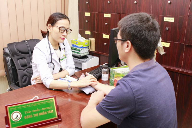 Phòng khám da liễu tại Tp. HCM Bác sĩ Đặng Thị Nhân Tâm điều trị da liễu bằng phương pháp đông y an toàn