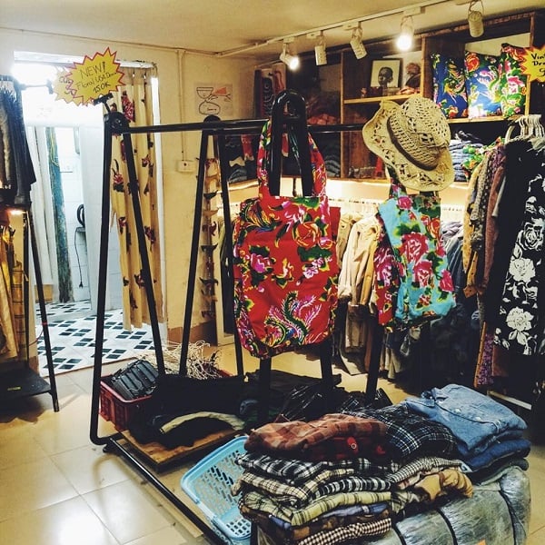 Hoặc ghé thăm "thánh địa" đồ Vintage cho các quý ông tại Magenta