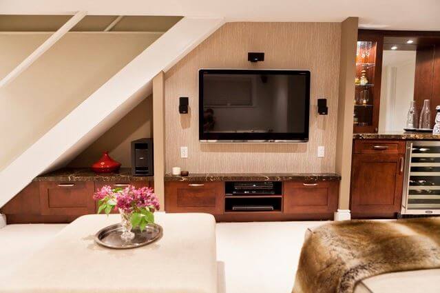 trang trí gầm cầu thang đơn giản