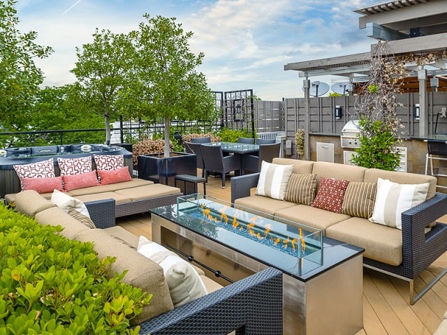 trang trí sân thượng chill